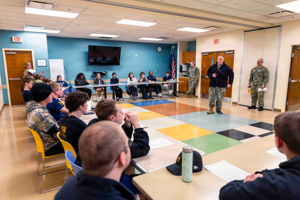 NTAG Pittsburgh Recruiters Host a Delayed Entry Program Meeting