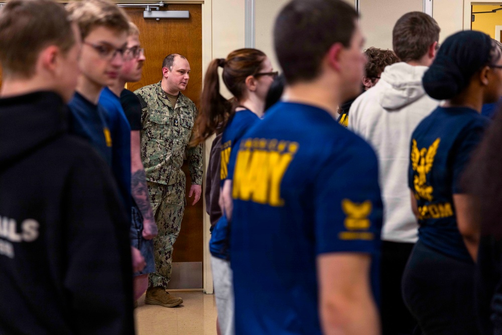 NTAG Pittsburgh Recruiters Host a Delayed Entry Program Meeting