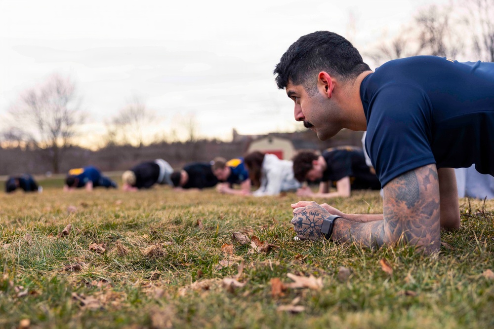 NTAG Pittsburgh Recruiters Host a Delayed Entry Program Meeting