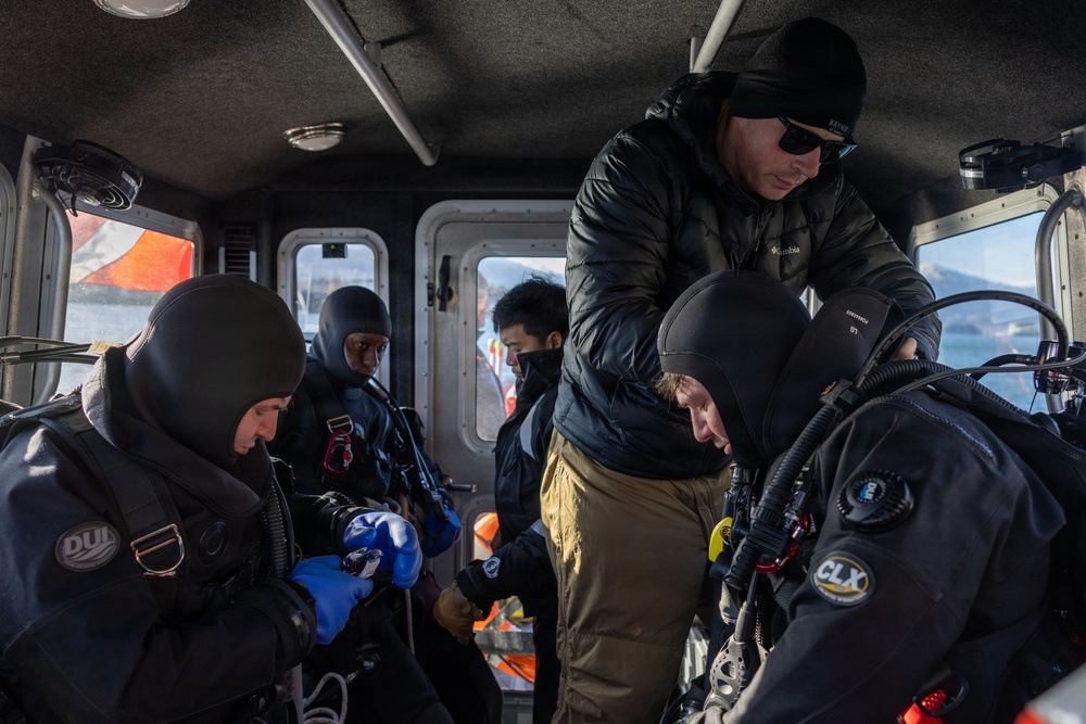 EOD conducts deep dive operations for ARCTIC EDGE 2026