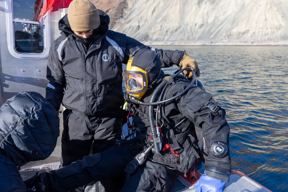 EOD conducts deep dive operations for ARCTIC EDGE 2026
