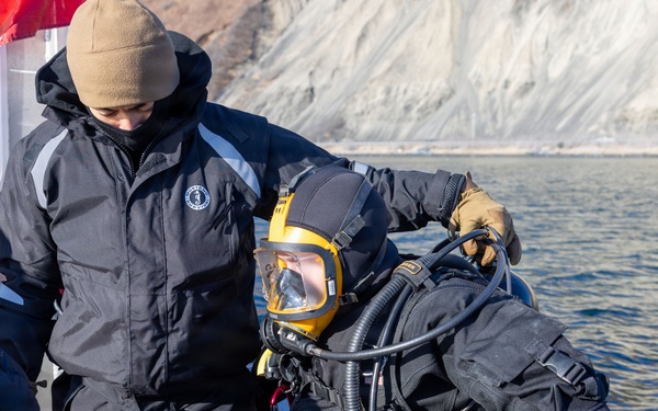 EOD conducts deep dive operations for ARCTIC EDGE 2026