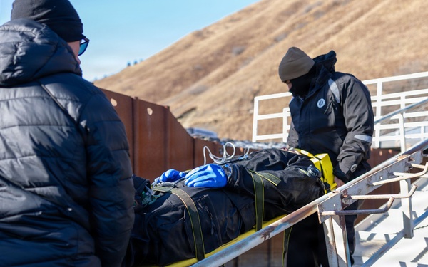 EOD conducts deep dive operations during ARCTIC EDGE 2026