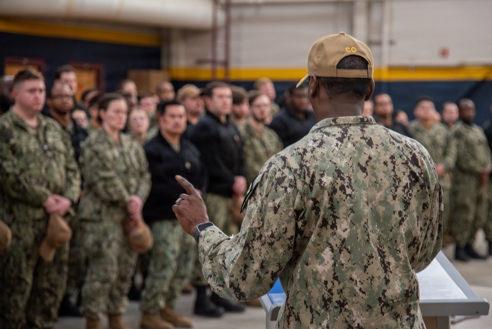 Surface Warfare Engineering School Command (SWESC) Great Lakes Holds All Hands Awards Ceremony