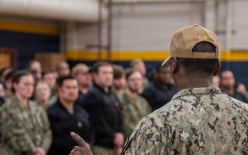 Surface Warfare Engineering School Command (SWESC) Great Lakes Holds All Hands Awards Ceremony