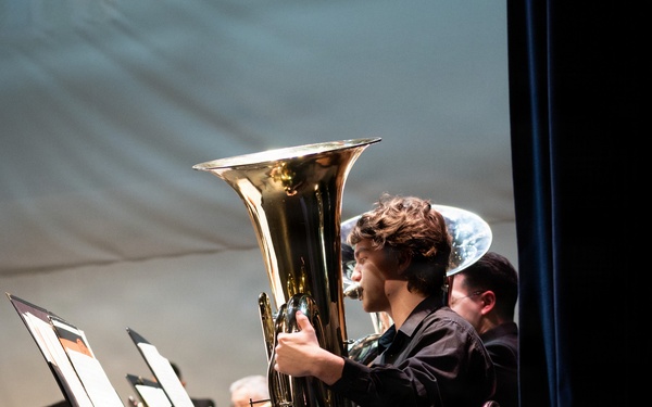 Navy Band performs for Hershey students