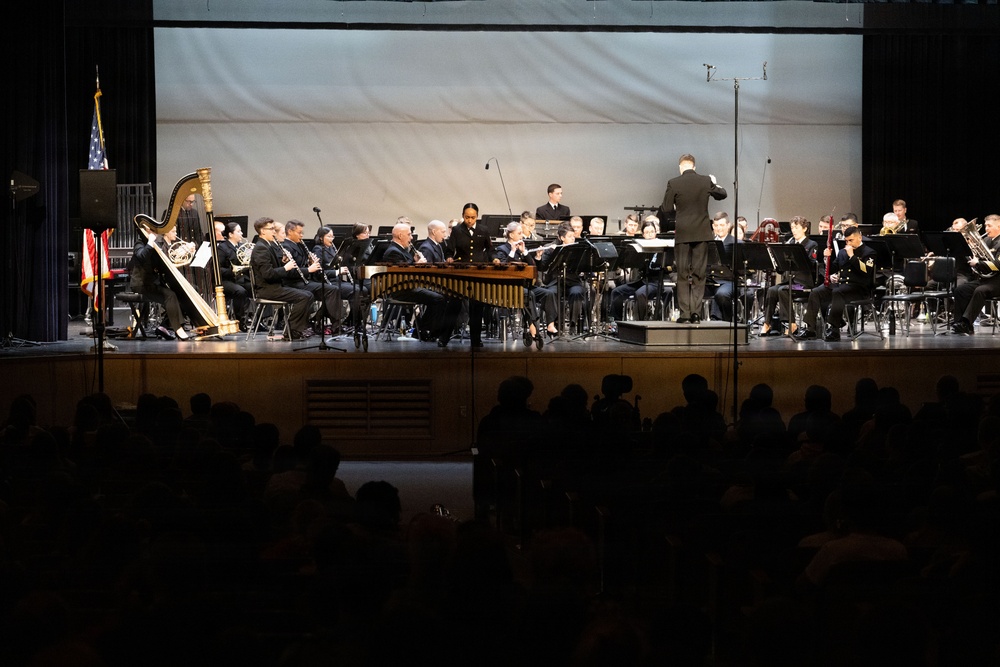 Navy Band performs for Hershey students
