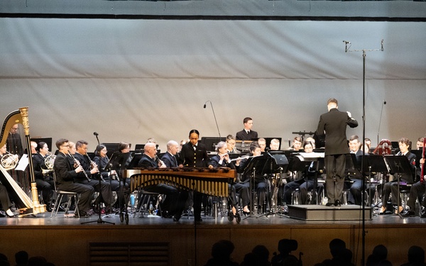 Navy Band performs for Hershey students