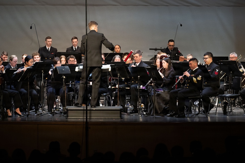 Navy Band performs for Hershey students