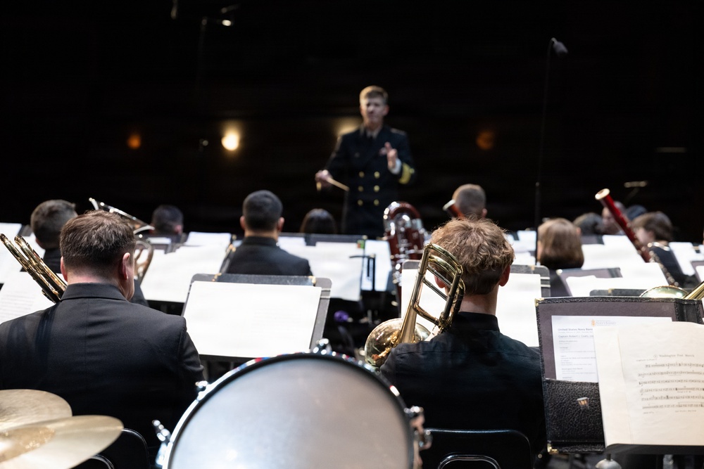 Navy Band performs for Hershey students