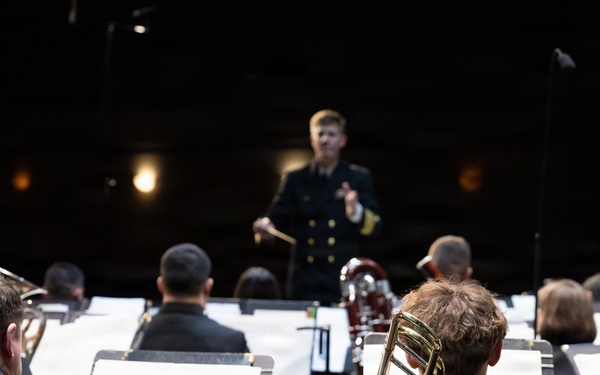 Navy Band performs for Hershey students