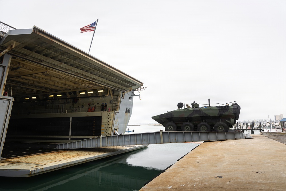 Marines with 2nd AA Bn conduct ACV well deck operations aboard USS Arlington
