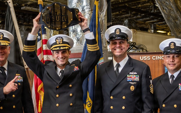 USS Cincinatti Returns to Homeport in San Diego