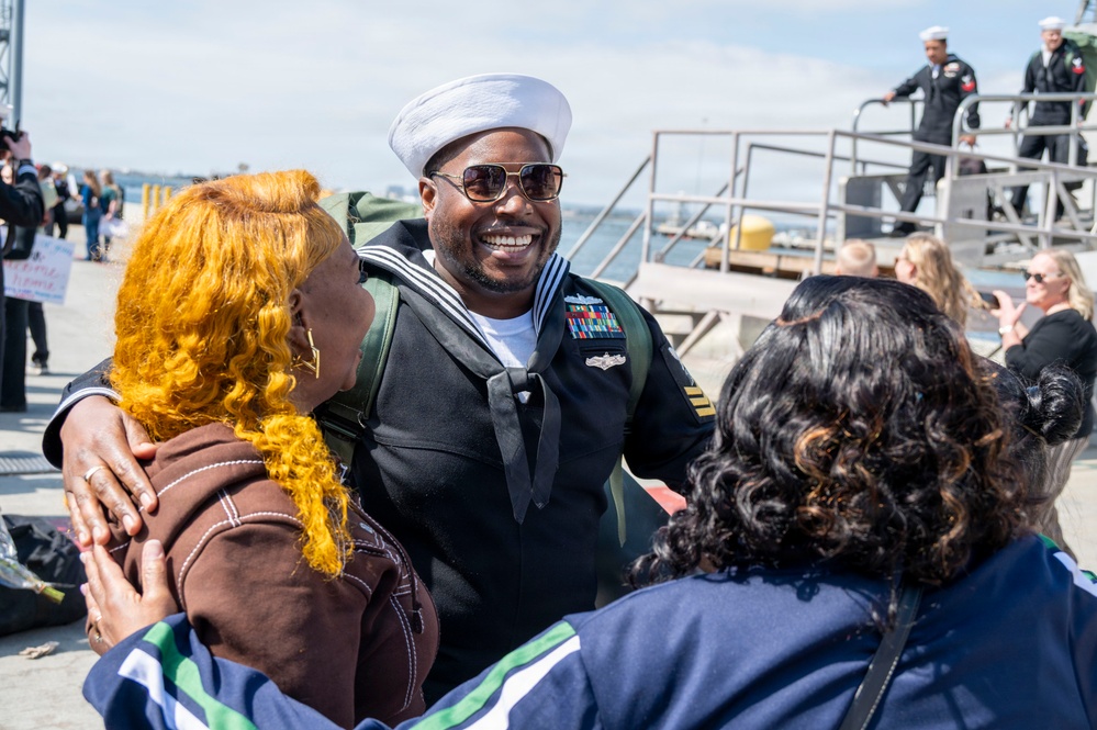 USS Cincinnati (LCS 20) Returns to Naval Base San Diego