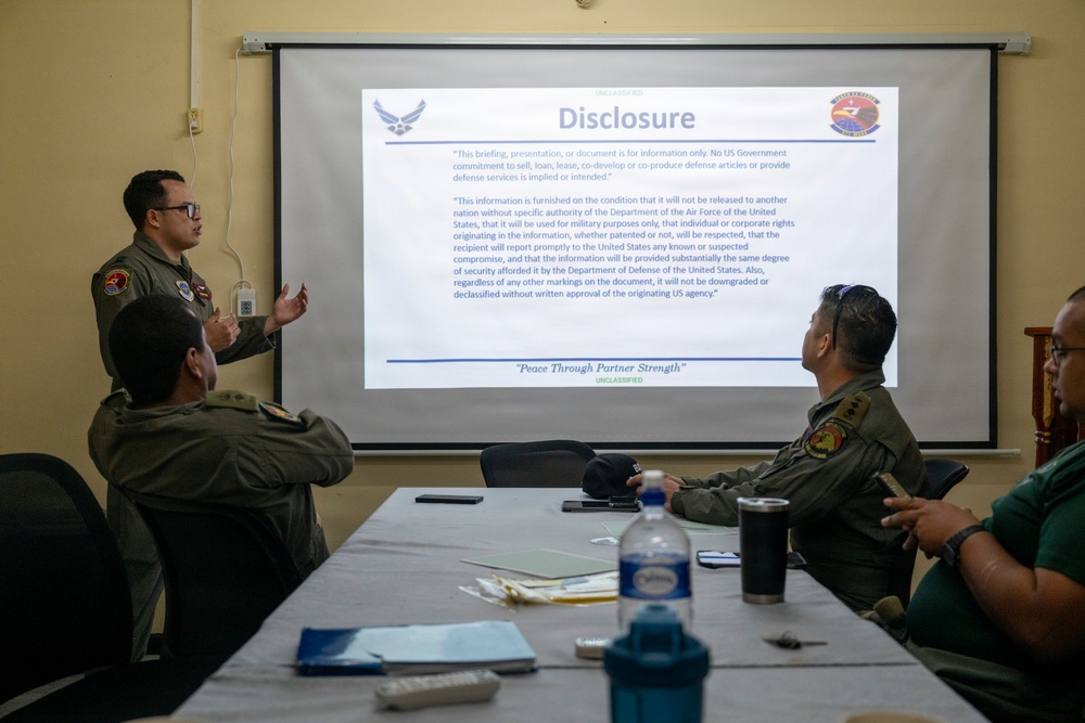 571 MSAS Builds Partner Capacity With Belize Defense Force