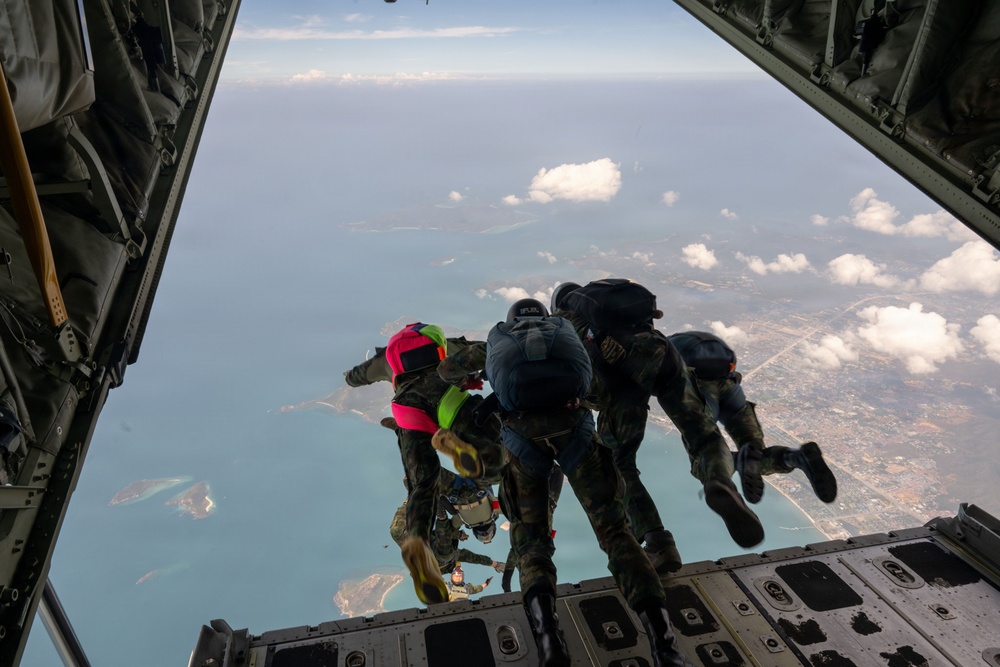 U.S. and Royal Thai Navies conduct freefall jump operations during CG26