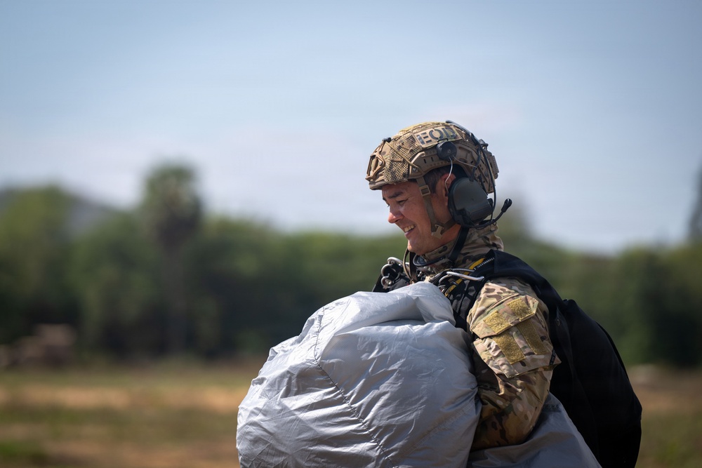 U.S. and Royal Thai Navies conduct freefall jump operations during CG26