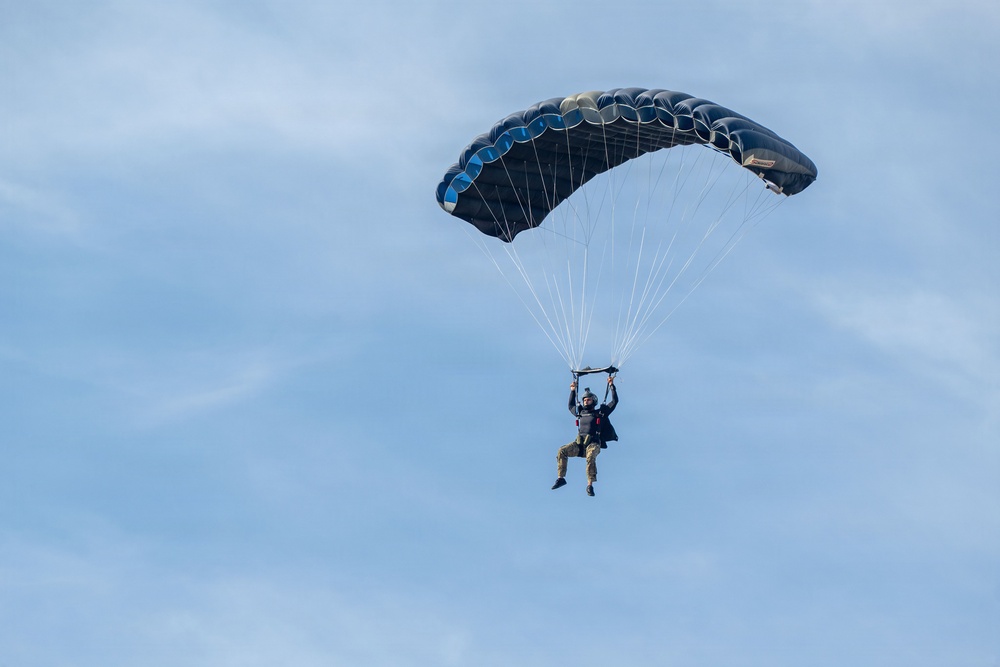 U.S. and Royal Thai Navies conduct freefall jump operations during CG26