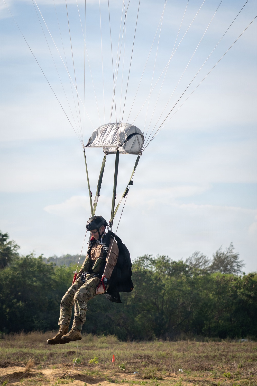U.S. and Royal Thai Navies conduct freefall jump operations during CG26