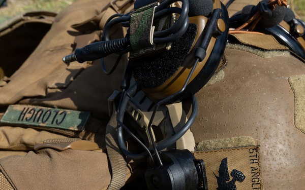 5th Air Naval Gunfire Liaison Company and 2nd Battalion, 7th Marines, conduct mortar range
