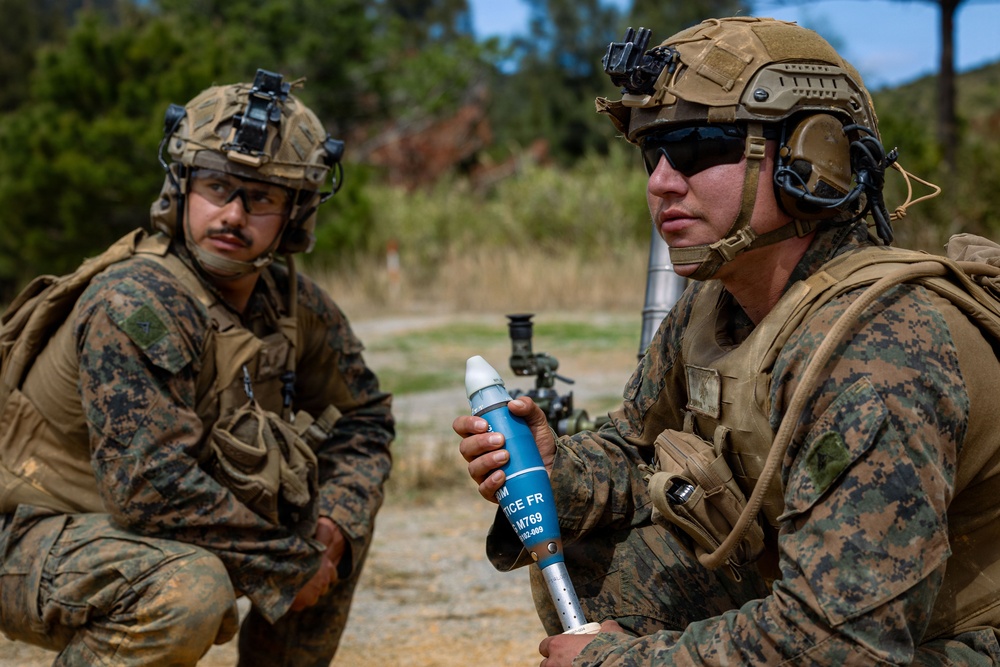 5th Air Naval Gunfire Liaison Company and 2nd Battalion, 7th Marines, conduct mortar range