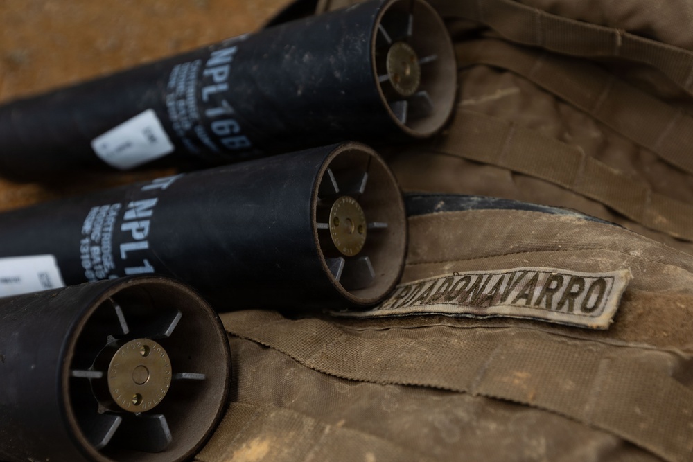 5th Air Naval Gunfire Liaison Company and 2nd Battalion, 7th Marines, conduct mortar range