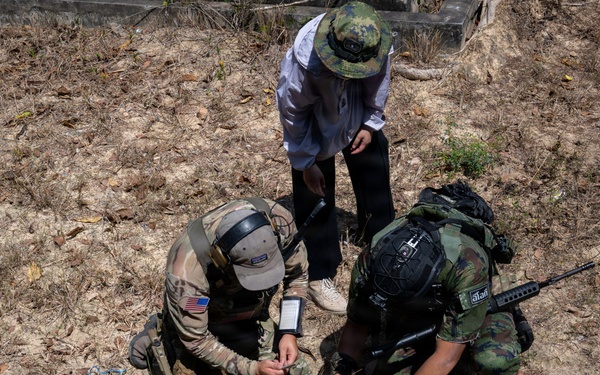 U.S. Navy and Royal Thai Navy EOD teams conduct surface and IED scenarios