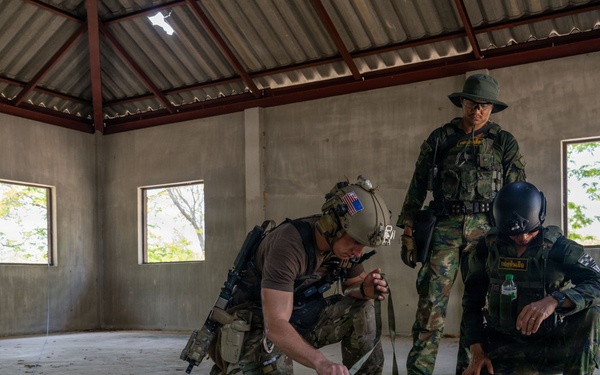 U.S. Navy and Royal Thai Navy EOD teams conduct surface and IED scenarios
