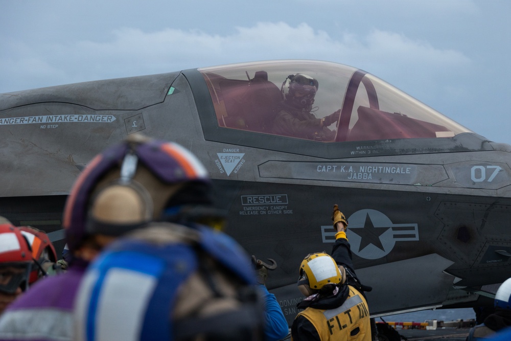 31st MEU | F-35 Night Flight Operations