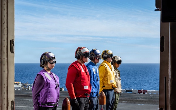 I MEF Deputy Commanding General Visits 11th MEU Marines and Sailors Aboard USS Boxer