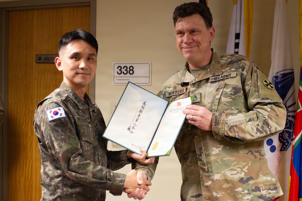 Recognizing Personnel Behind the Bayonet Hill 180 Ceremony