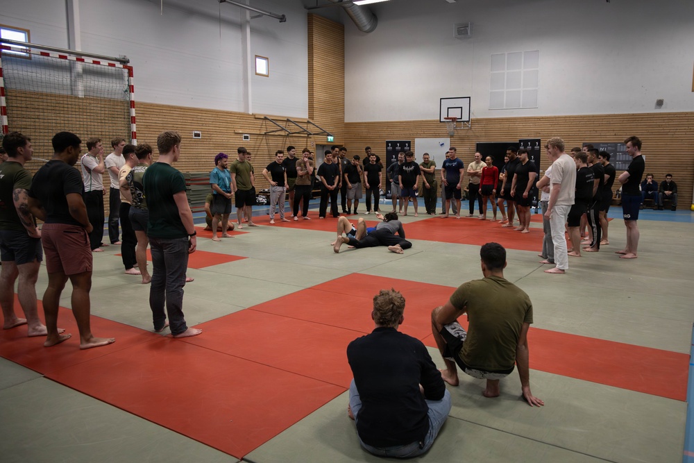 CORE26 | Mixed Martial Arts Frontline Fighters Host MMA Clinic for Troops in Norway