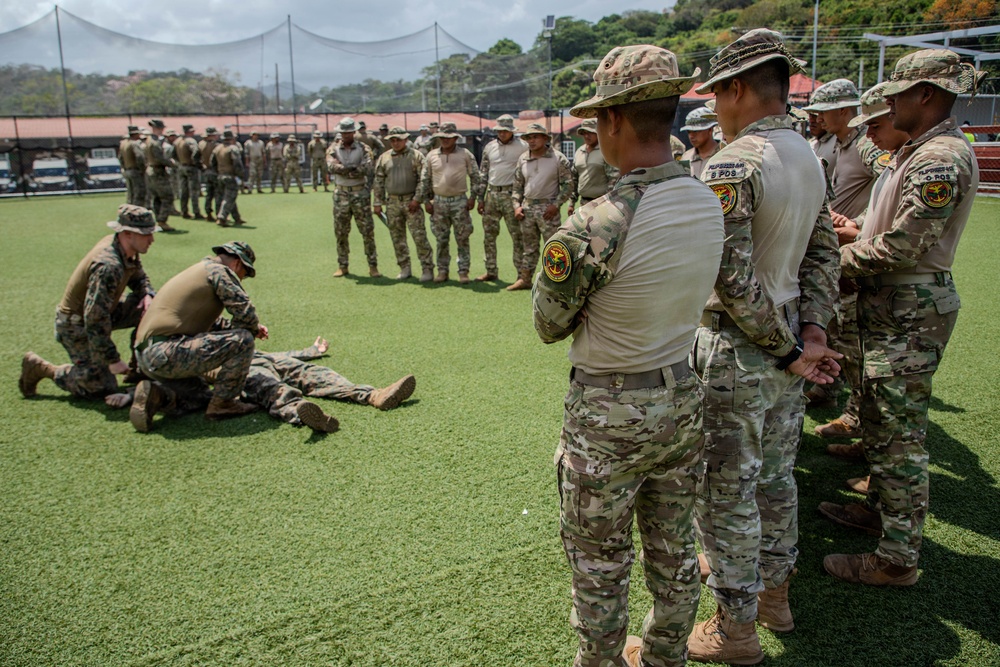 U.S. Marines teach Tactical Combat Casualty Care at Vasco Nunez de Balboa