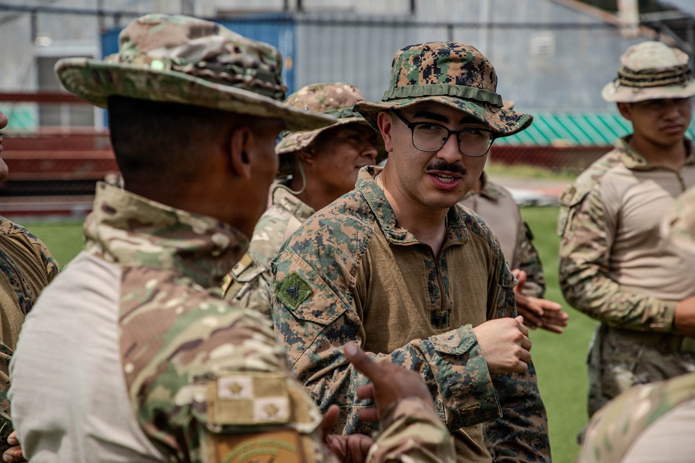 U.S. Marines teach Tactical Combat Casualty Care at Vasco Nunez de Balboa