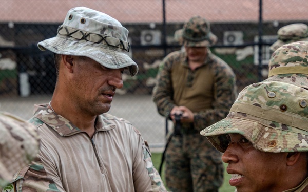 U.S. Marines teach Tactical Combat Casualty Care at Vasco Nunez de Balboa