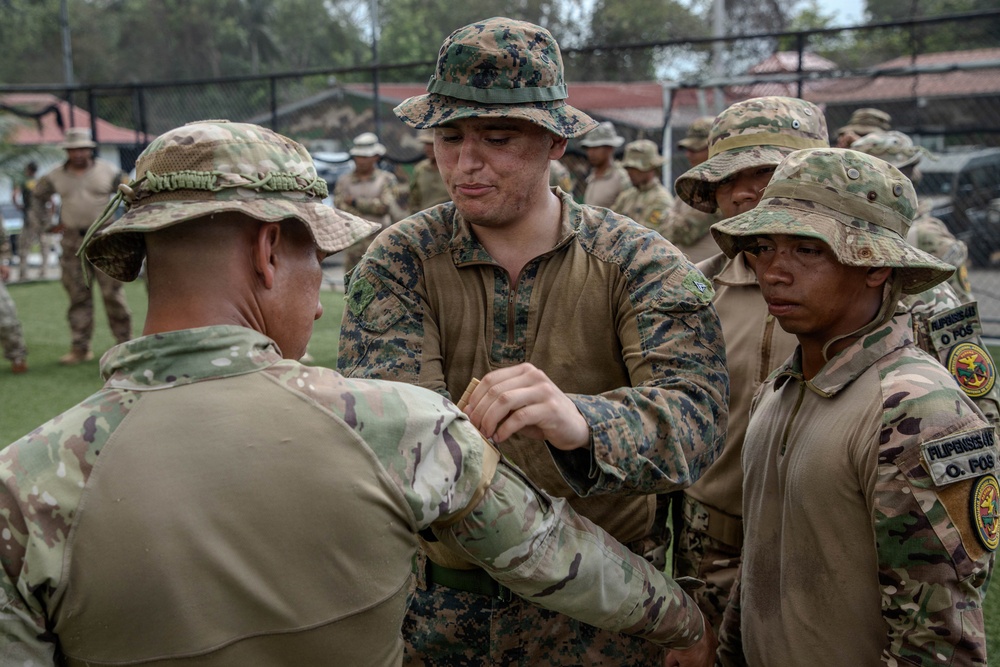 U.S. Marines teach Tactical Combat Casualty Care at Vasco Nunez de Balboa
