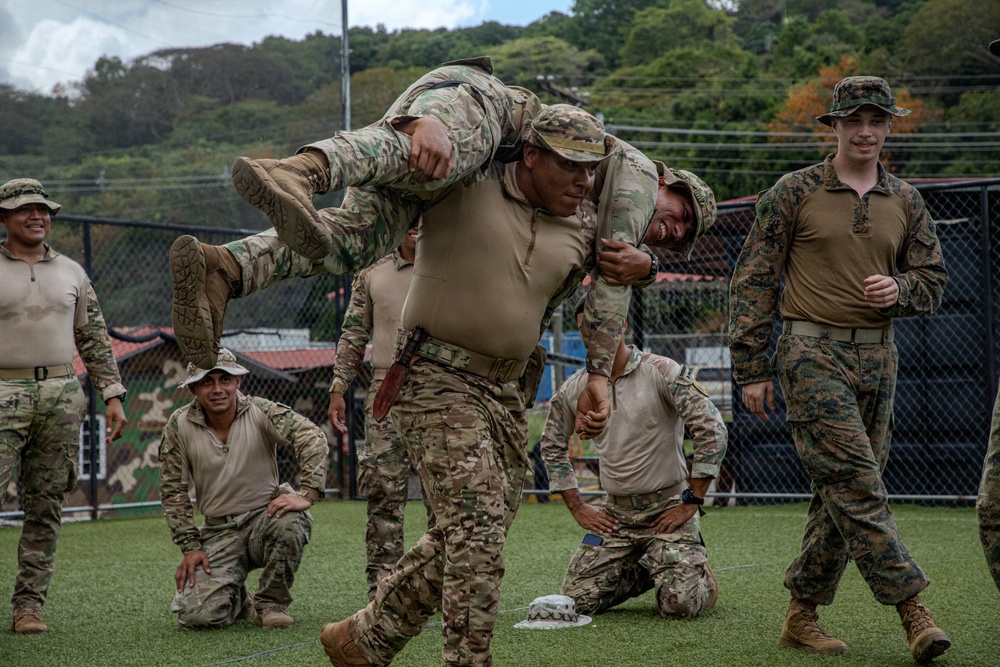 U.S. Marines teach Tactical Combat Casualty Care at Vasco Nunez de Balboa