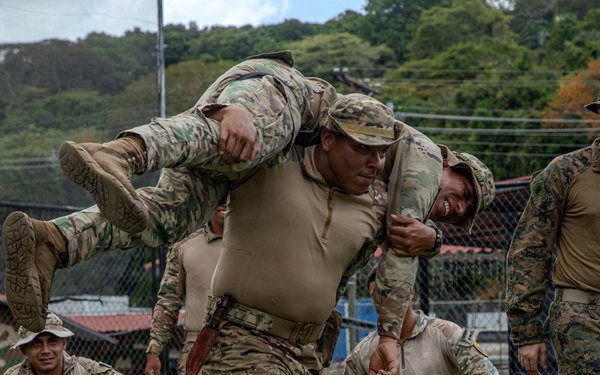 U.S. Marines teach Tactical Combat Casualty Care at Vasco Nunez de Balboa