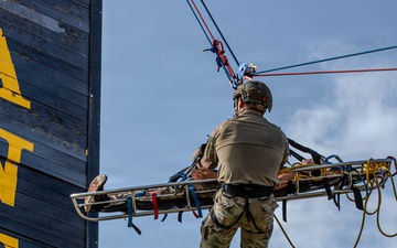 U.S. Airmen train Rope and Rescue at Vasco Nunez de Balboa