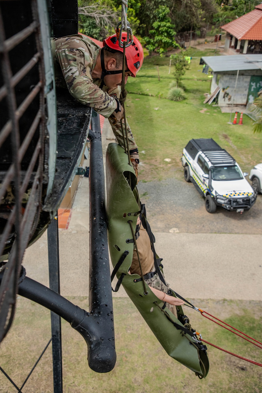 U.S. Airmen train Rope and Rescue at Vasco Nunez de Balboa