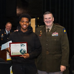 Illinois Army National Guard Commander Honors Captain Walter Dyett Award Recipient