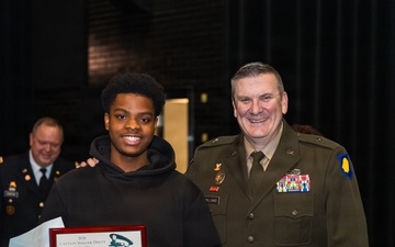 Illinois Army National Guard Commander Honors Captain Walter Dyett Award Recipient