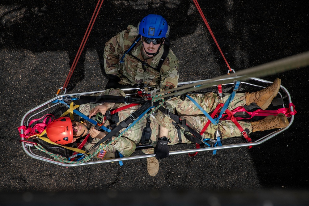 U.S. Airmen train Rope and Rescue at Vasco Nunez de Balboa