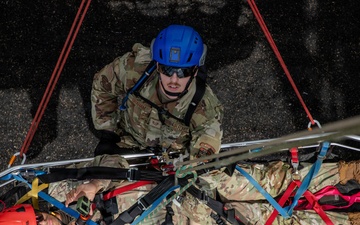 U.S. Airmen train Rope and Rescue at Vasco Nunez de Balboa