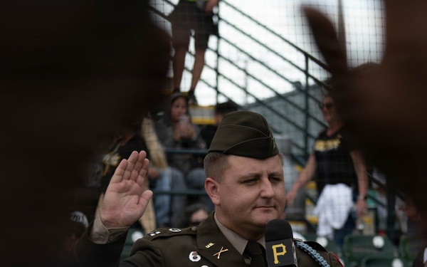 Pittsburgh Pirates host service members