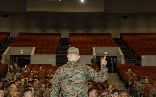 Deputy Commandant of Manpower and Reserve Affairs visit