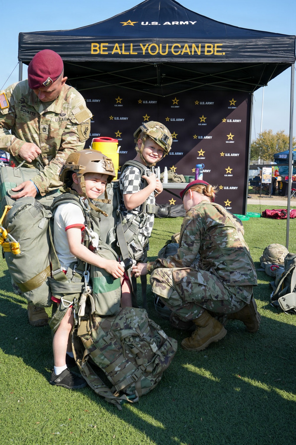 US Army Jump Masters help don T11 Paradchute