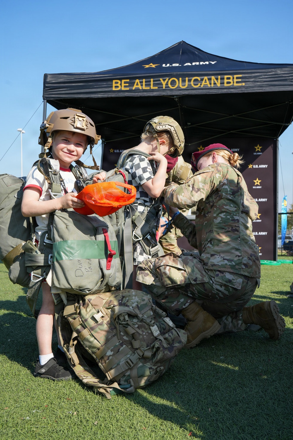 US Army Jump Masters help don T11 Parachute