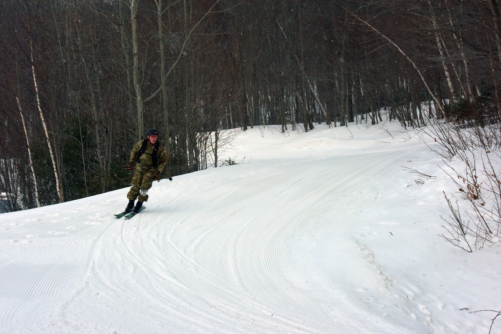 Mountain Battalion competes in Stowe Skimo race