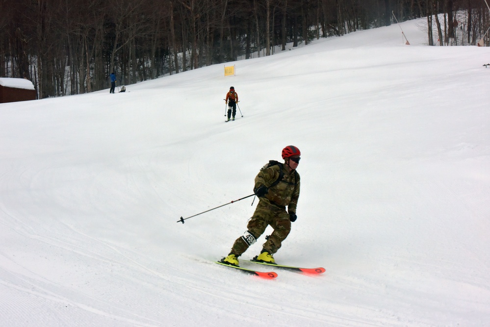 Mountain Battalion competes in Stowe Skimo race